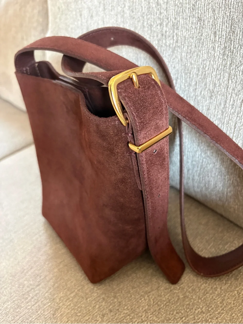 Madewell the essential mini bucket tote in suede